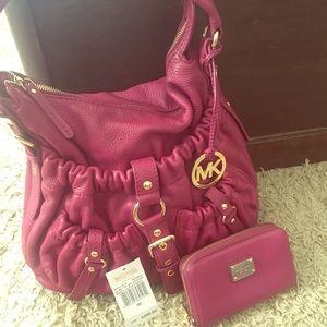 Micheal kors Burgundy tote with wallet
